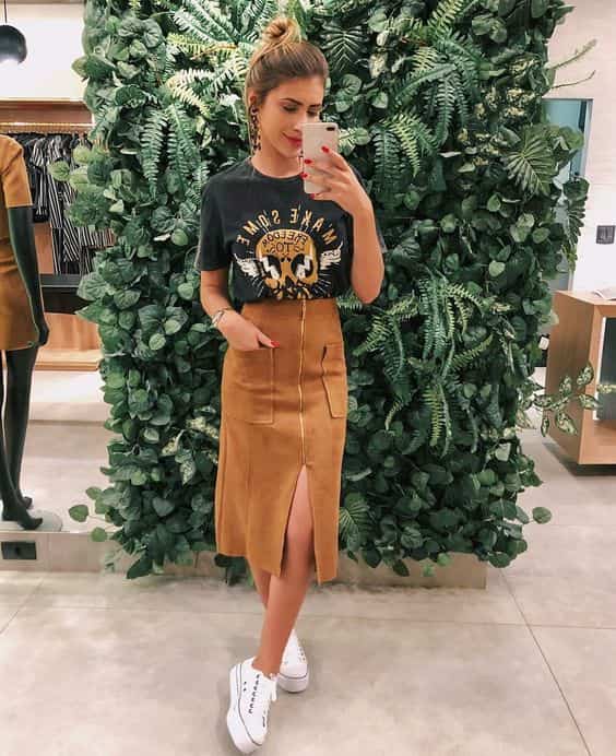 look para ir ao shopping com saia midi e tênis 