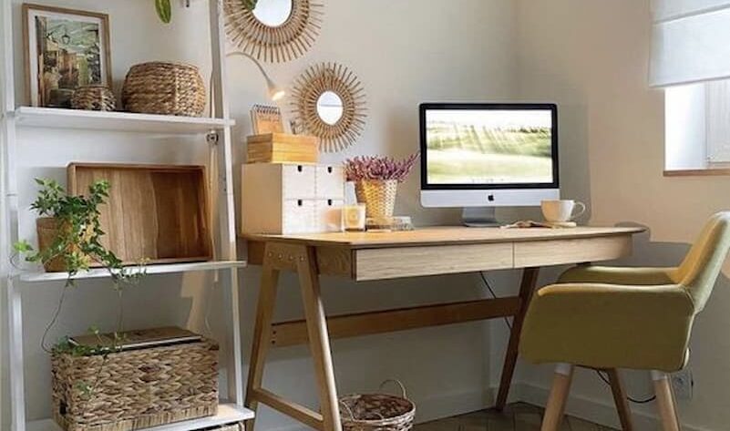 decoração em cores claras e neutras para home office pequeno