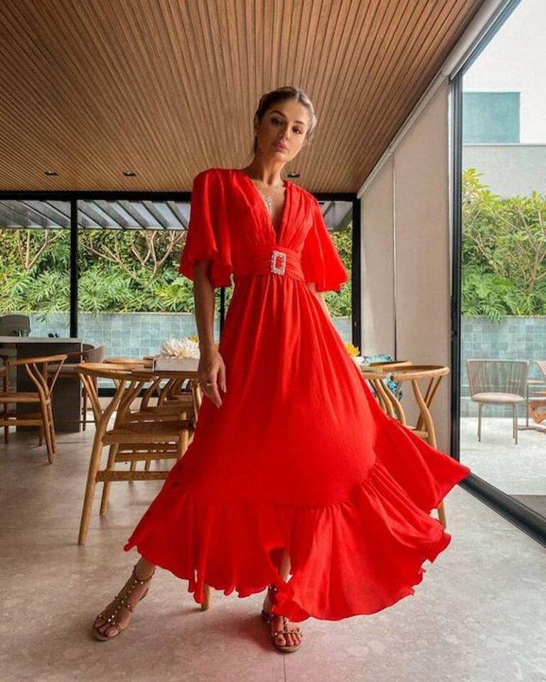 +35 Look com vestido vermelho para se inspirar - Se a Moda Pega