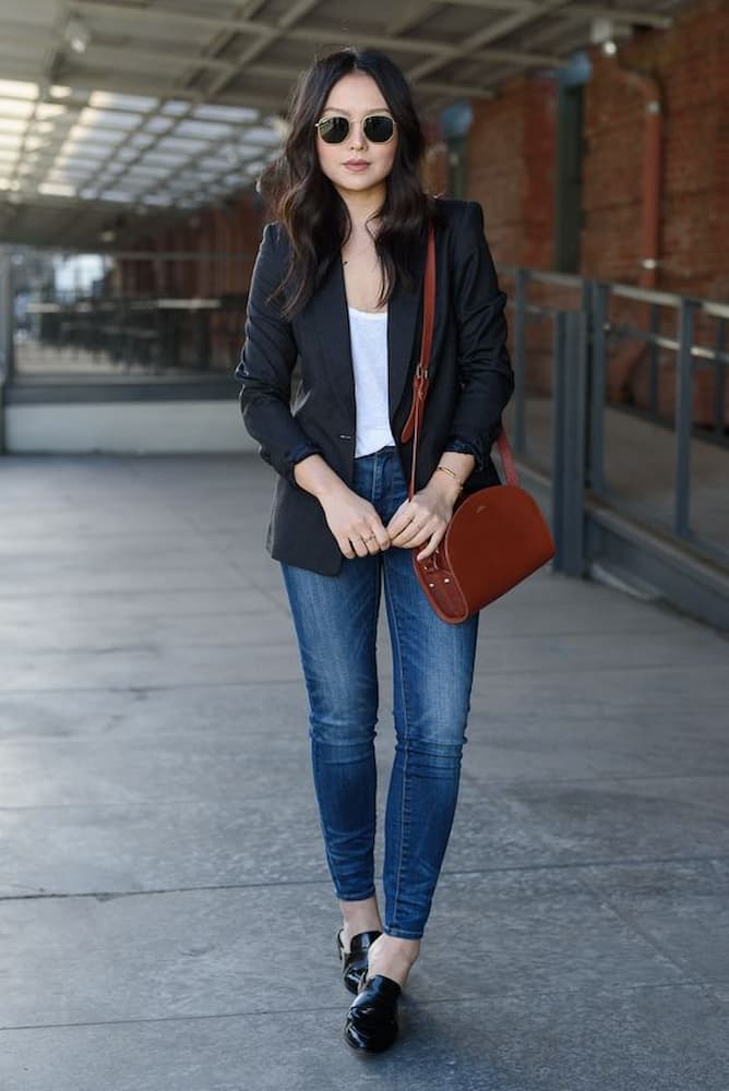 look com calça skinny e blazer