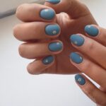 esmalte para unhas curtas pintadas na cor azul